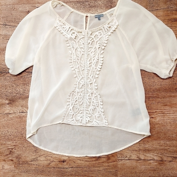 CHARLOTTE RUSSE Top Small Crochet Overlay Sheer - Picture 8 of 11